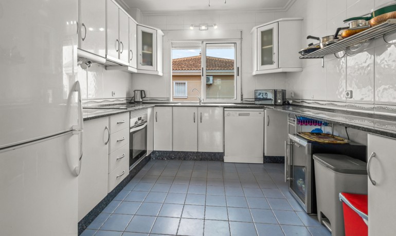 Venta - Villa -
Algorfa