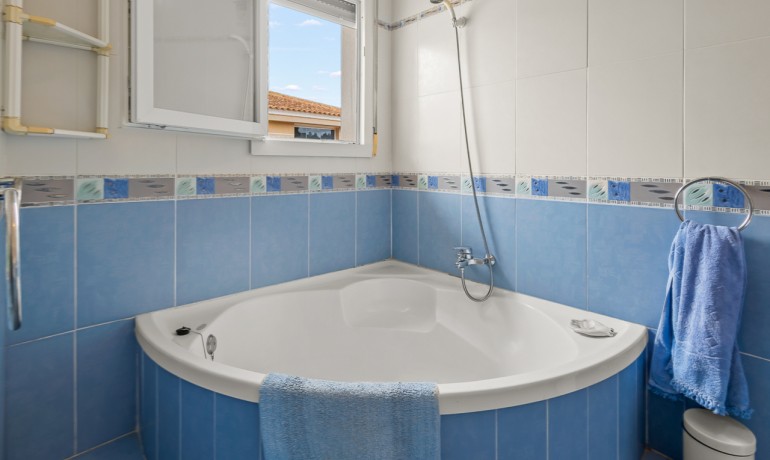 Venta - Villa -
Algorfa