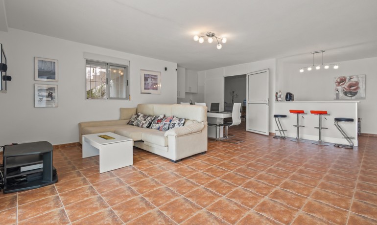 Venta - Villa -
Algorfa