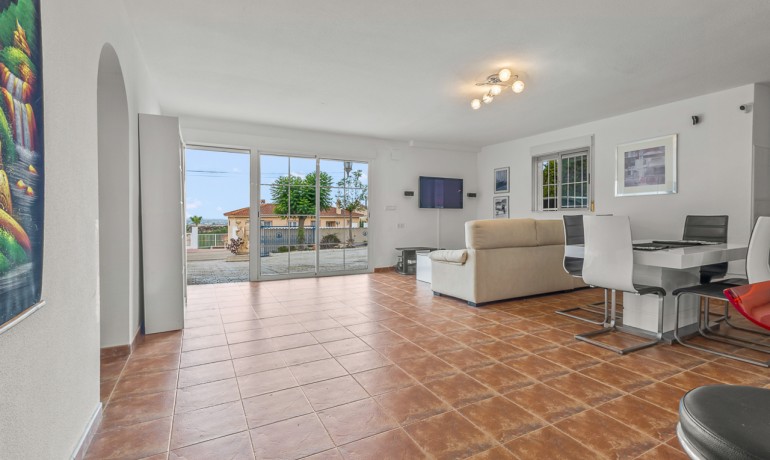 Venta - Villa -
Algorfa