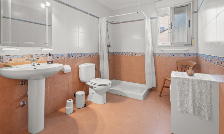 Venta - Villa -
Algorfa