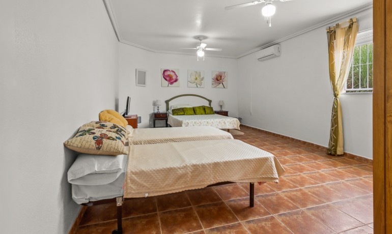 Venta - Villa -
Algorfa