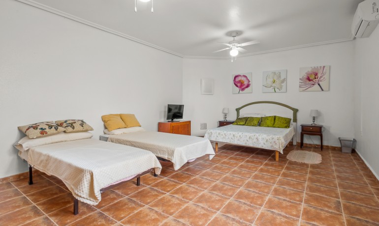 Venta - Villa -
Algorfa