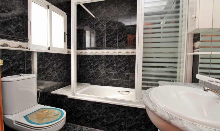 Herverkoop - Reclame -
Villamartin