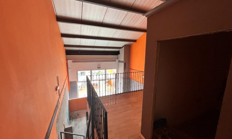 Herverkoop - Reclame -
Algorfa* - La Finca Golf Resort