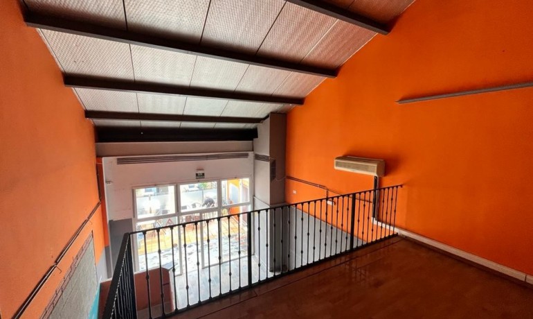 Herverkoop - Reclame -
Algorfa* - La Finca Golf Resort