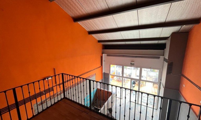 Herverkoop - Reclame -
Algorfa* - La Finca Golf Resort