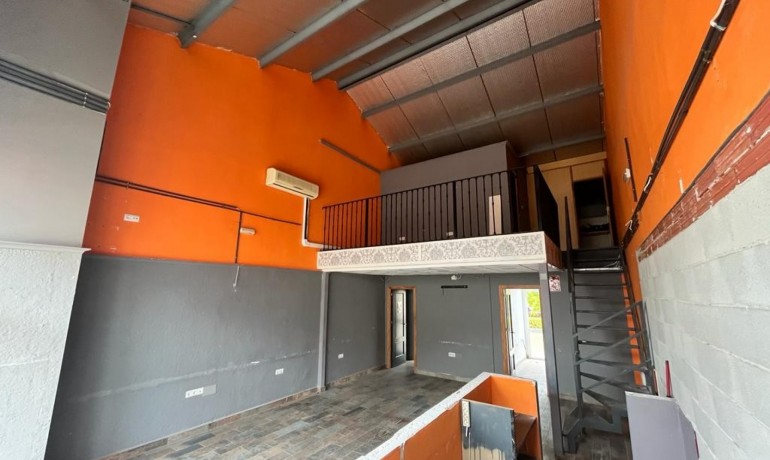 Herverkoop - Reclame -
Algorfa* - La Finca Golf Resort