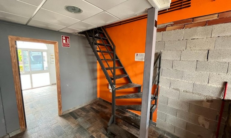 Herverkoop - Reclame -
Algorfa* - La Finca Golf Resort