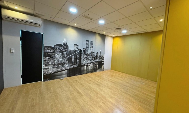 Herverkoop - Reclame -
Guardamar del Segura* - Centro