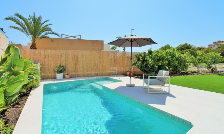 Venta - Villa -
La Zenia