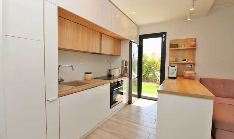 Venta - Villa -
La Zenia