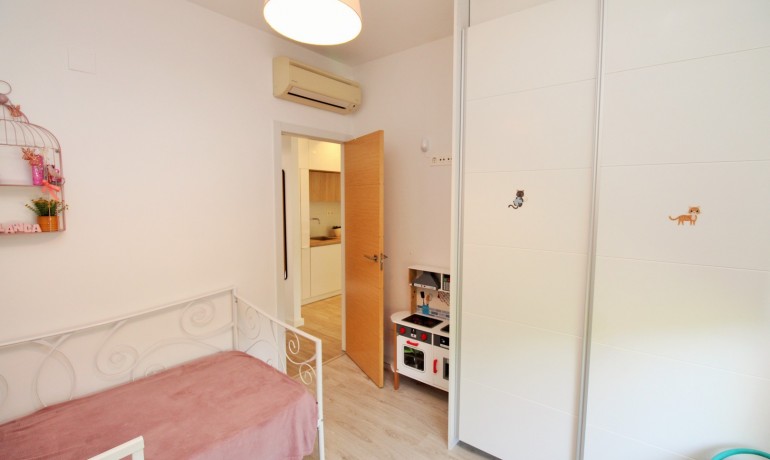 Venta - Villa -
La Zenia