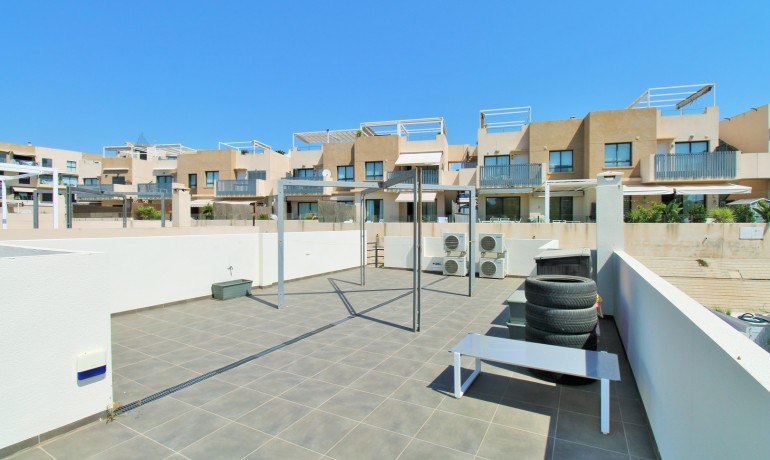 Venta - Villa -
La Zenia