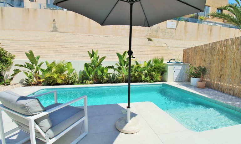 Venta - Villa -
La Zenia