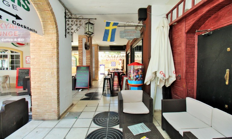 Sale - Commercial -
Villamartin