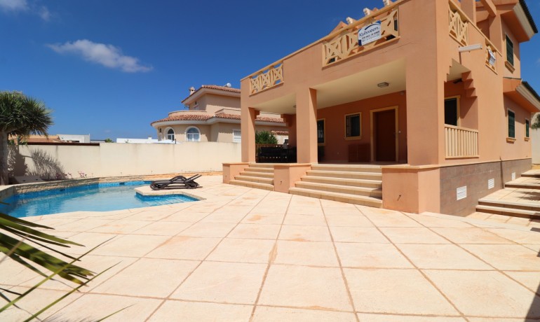 Venta - Villa -
Ciudad Quesada - La Fiesta