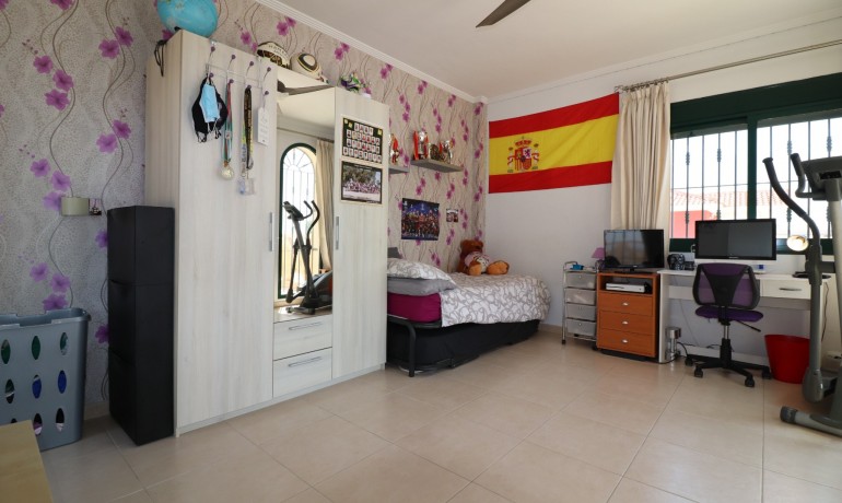 Venta - Villa -
Ciudad Quesada - La Fiesta