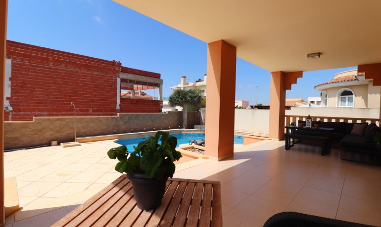 Venta - Villa -
Ciudad Quesada - La Fiesta
