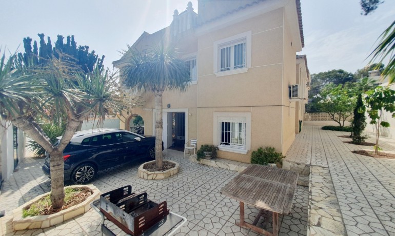 Herverkoop - Villa -
Los Balcones - Torrevieja