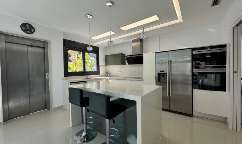 Venta - Villa -
San Miguel de Salinas - San Miguel De Salinas