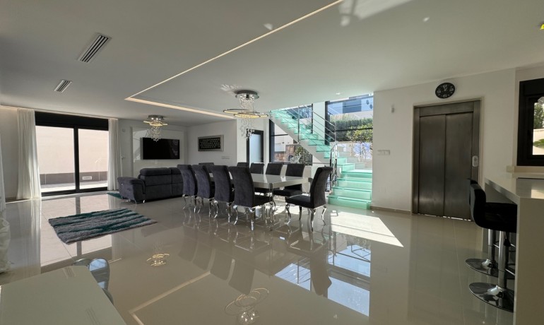 Venta - Villa -
San Miguel de Salinas - San Miguel De Salinas