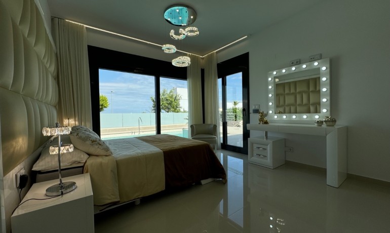 Venta - Villa -
San Miguel de Salinas - San Miguel De Salinas