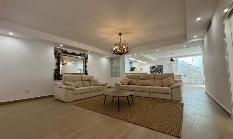 Venta - Villa -
San Miguel de Salinas - San Miguel De Salinas