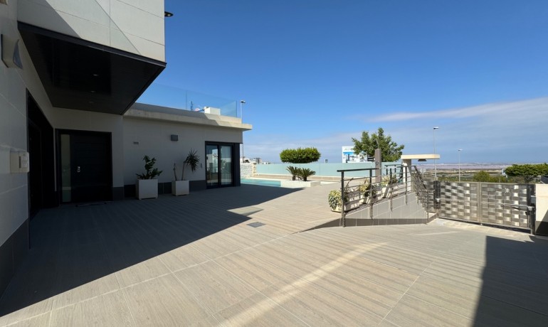 Venta - Villa -
San Miguel de Salinas - San Miguel De Salinas