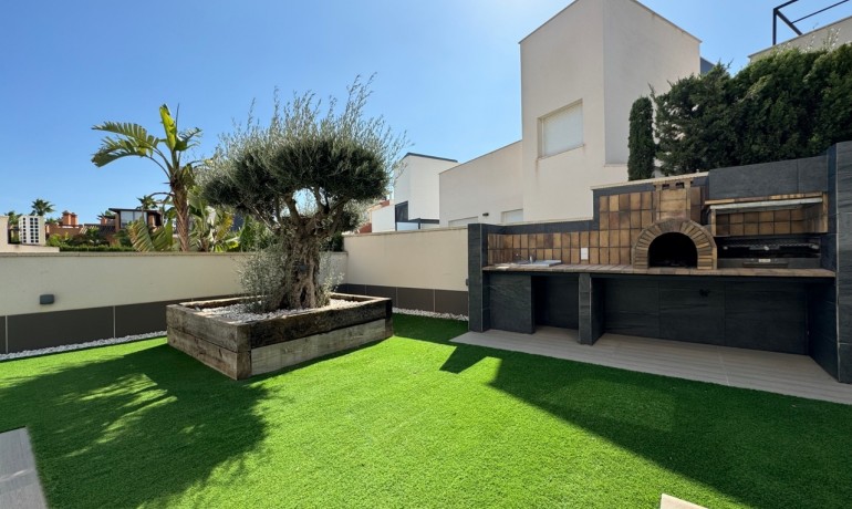 Venta - Villa -
San Miguel de Salinas - San Miguel De Salinas