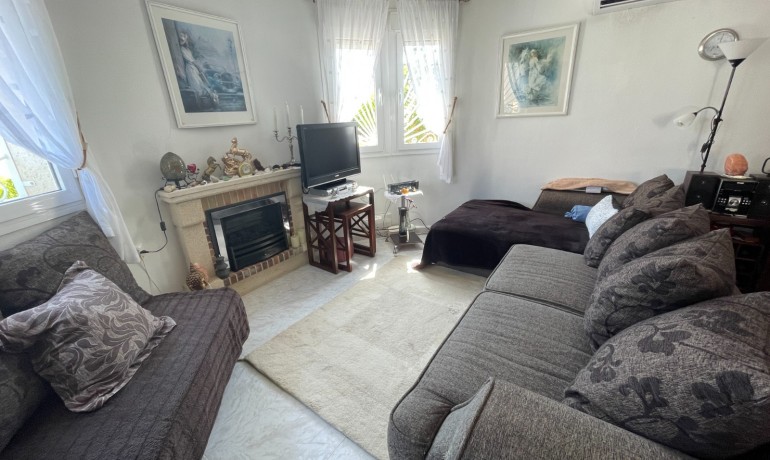 Herverkoop - Villa -
Rojales