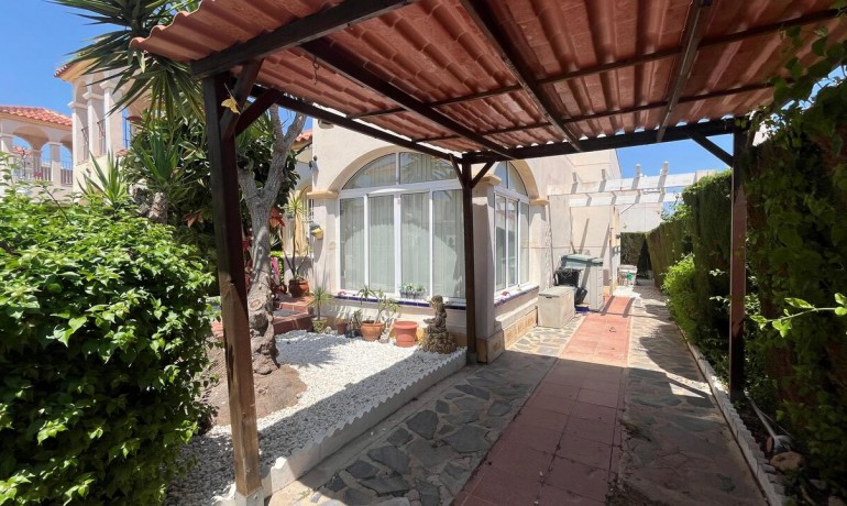 Sale - Villa -
Algorfa* - Algorfa