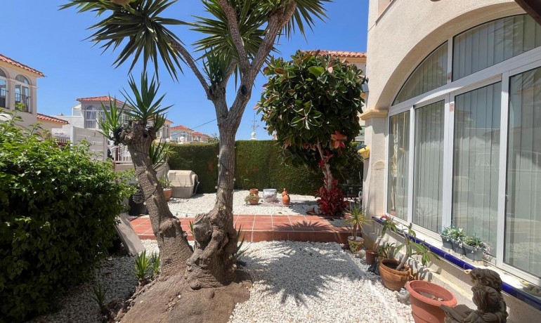 Sale - Villa -
Algorfa* - Algorfa