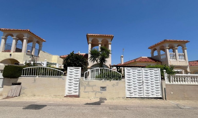 Sale - Villa -
Algorfa* - Algorfa