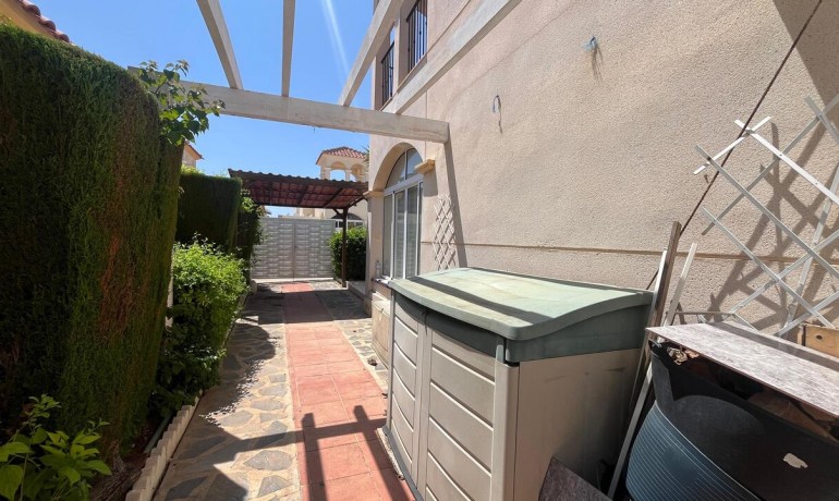 Sale - Villa -
Algorfa* - Algorfa