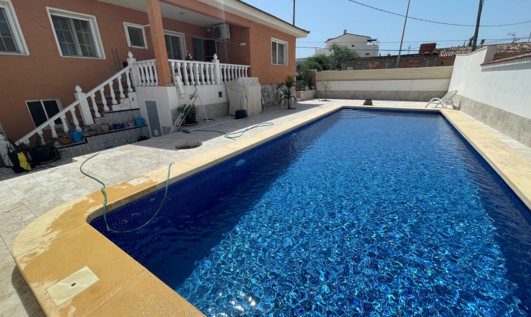 Herverkoop - Villa -
Benijofar* - Pueblo