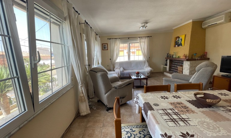 Herverkoop - Villa -
Benijofar* - Pueblo