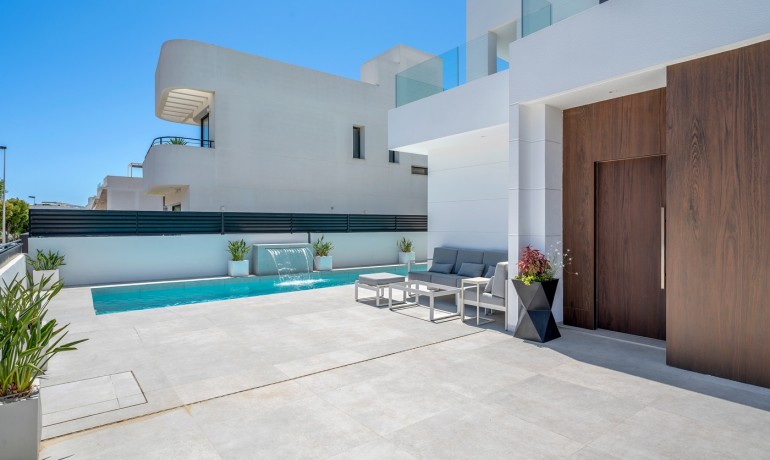 Sale - Villa -
Guardamar del Segura* - Guardamar Del Segura