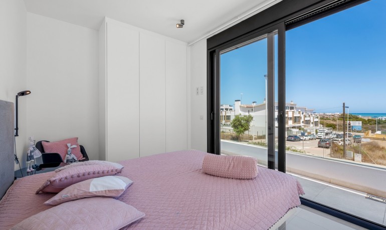 Sale - Villa -
Guardamar del Segura* - Guardamar Del Segura