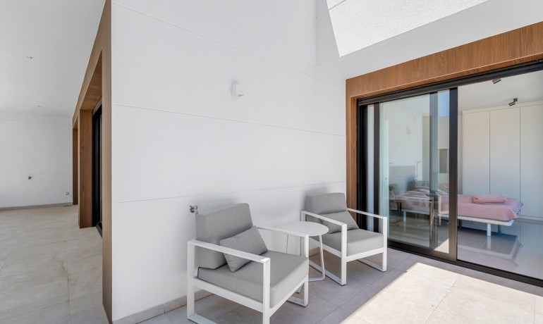 Sale - Villa -
Guardamar del Segura* - Guardamar Del Segura