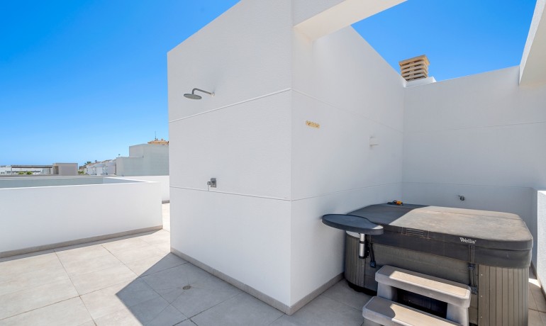 Sale - Villa -
Guardamar del Segura* - Guardamar Del Segura