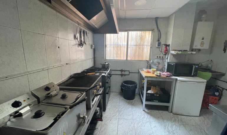 Herverkoop - Reclame -
Torrevieia - Comunidad Valenciana