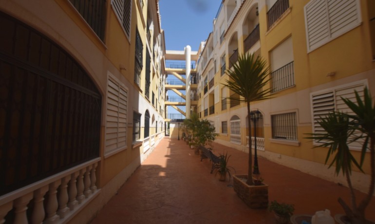 Sale - Apartment / Flat -
Formentera del Segura