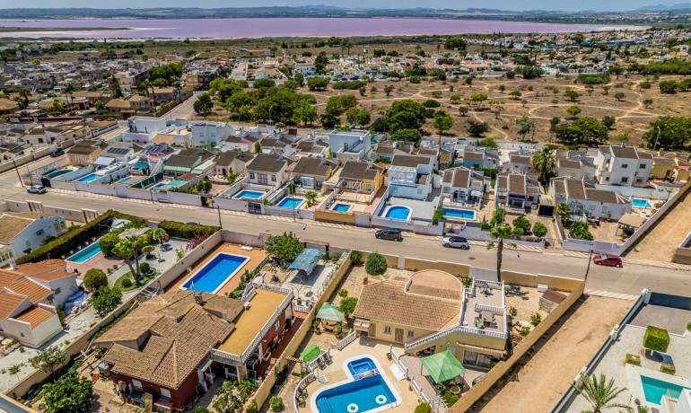 Herverkoop - Villa -
Torrevieja* - La Siesta