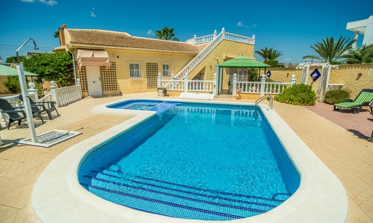 Herverkoop - Villa -
Torrevieja* - La Siesta