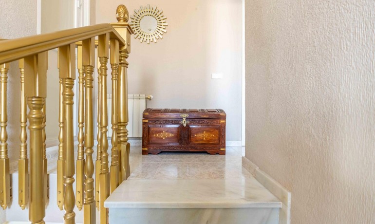 Herverkoop - Villa -
Orihuela Costa* - Punta Prima