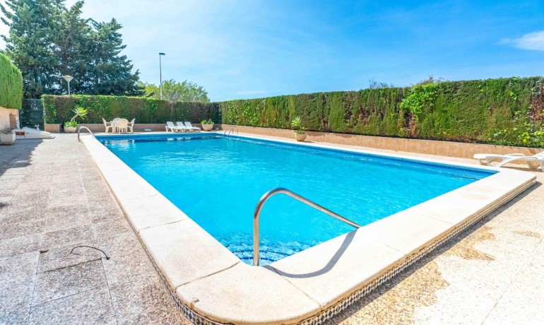 Herverkoop - Villa -
Orihuela Costa* - Punta Prima