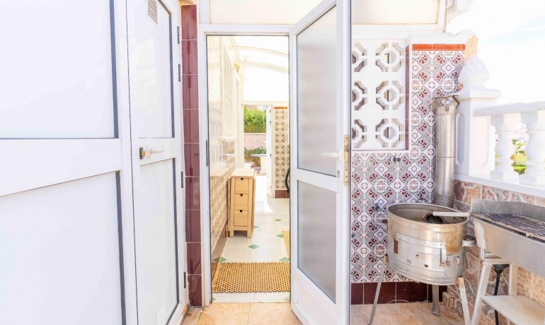 Herverkoop - Villa -
Orihuela Costa* - Punta Prima