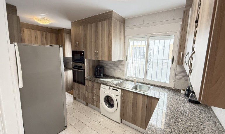 Herverkoop - Huis -
Orihuela Costa* - La Zenia