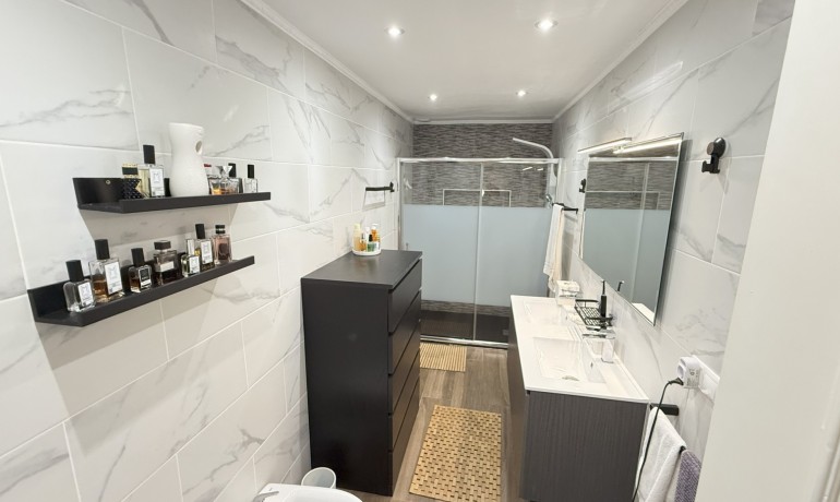 Herverkoop - Huis -
Orihuela Costa* - La Zenia